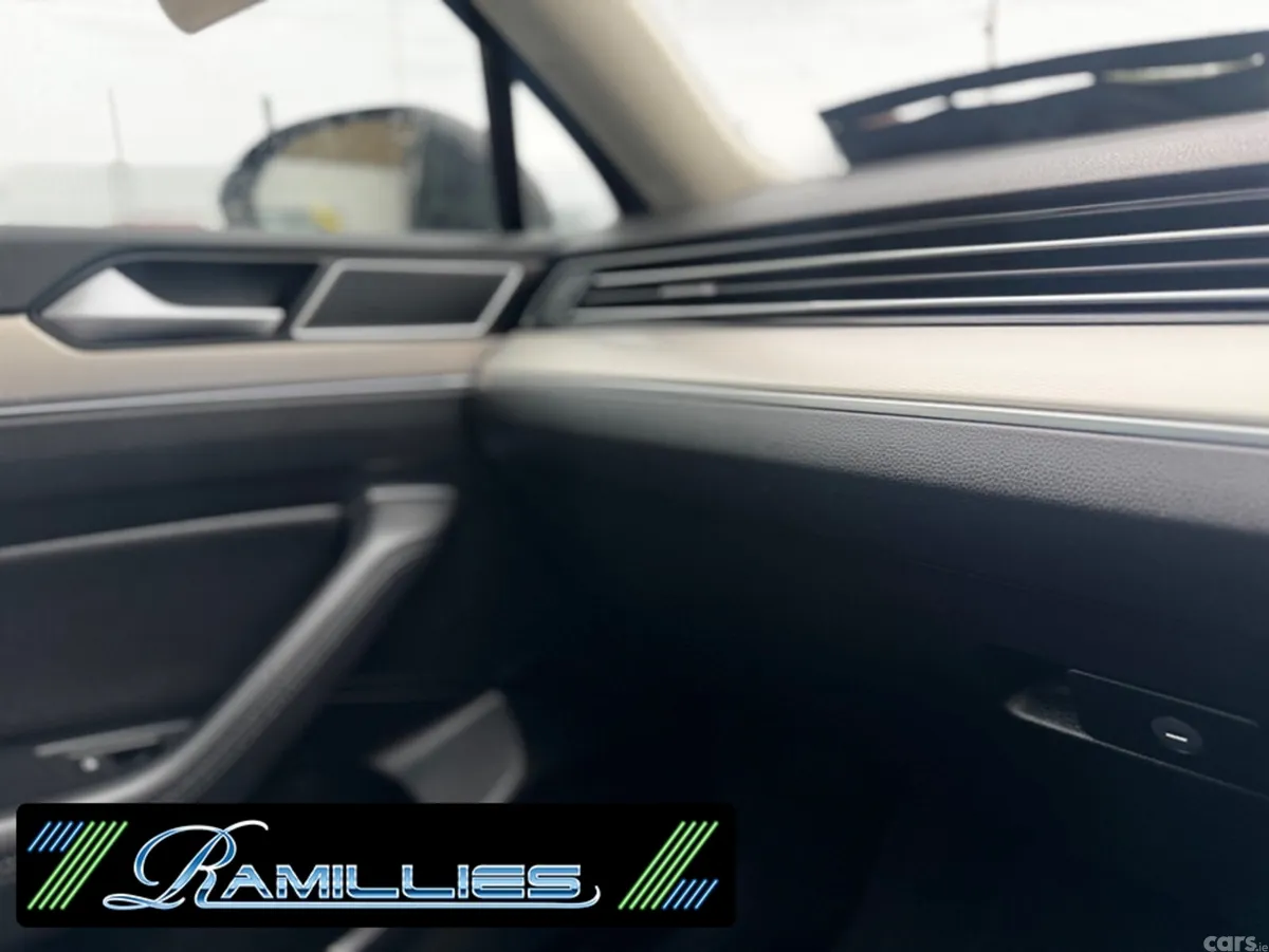 Volkswagen Passat Saloon, Petrol Plug-in Hybrid, 2017, Grey