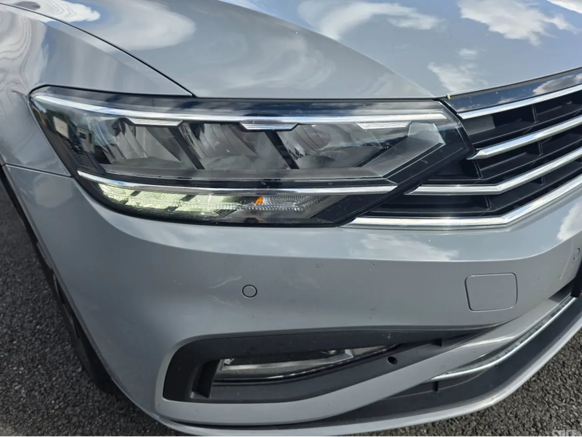 Volkswagen Passat Saloon, Diesel, 2022, Grey