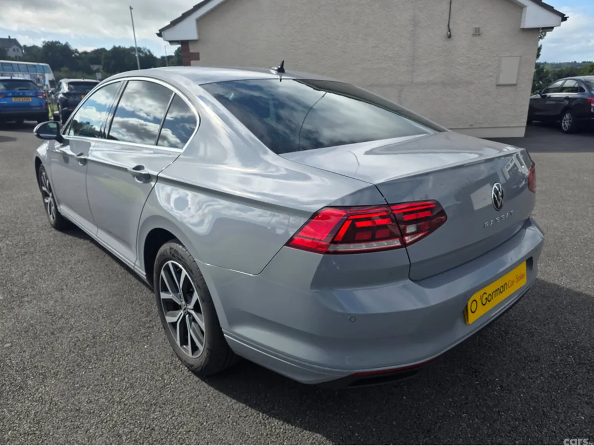 Volkswagen Passat Saloon, Diesel, 2022, Grey