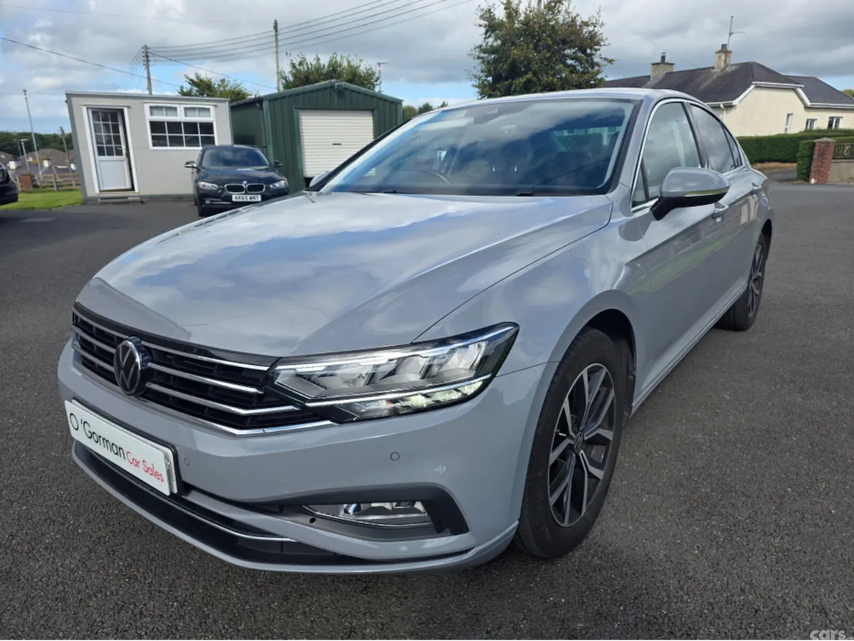 Volkswagen Passat Saloon, Diesel, 2022, Grey