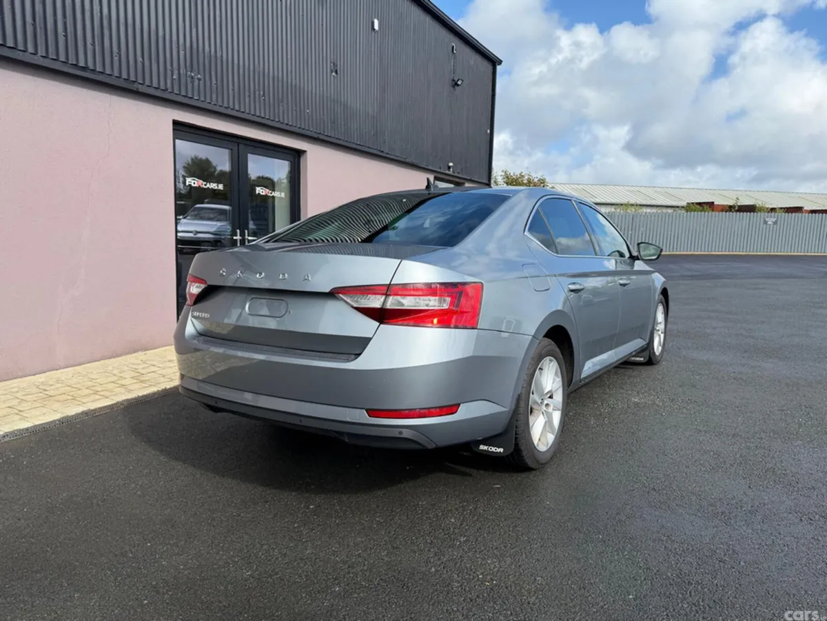 Skoda Superb Hatchback, Diesel, 2020, Grey