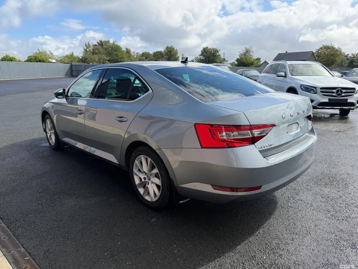 Skoda Superb Hatchback, Diesel, 2020, Grey