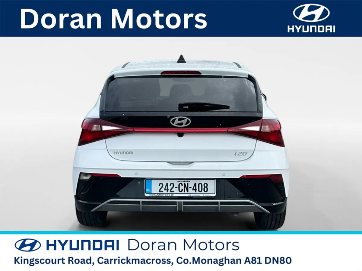 Hyundai i20 Hatchback, Petrol, 2024, White