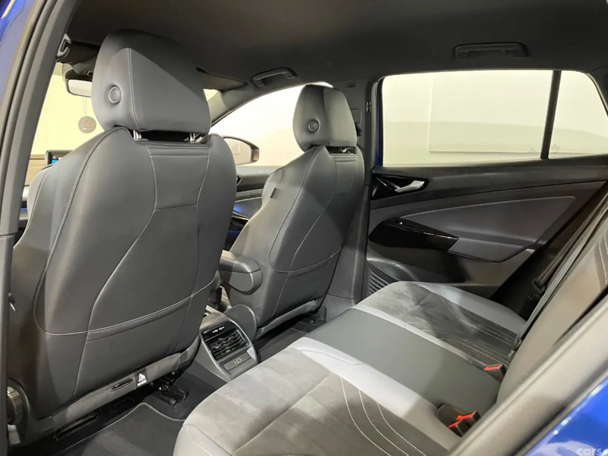 Volkswagen ID.4 Estate, Electric, 2023, Blue