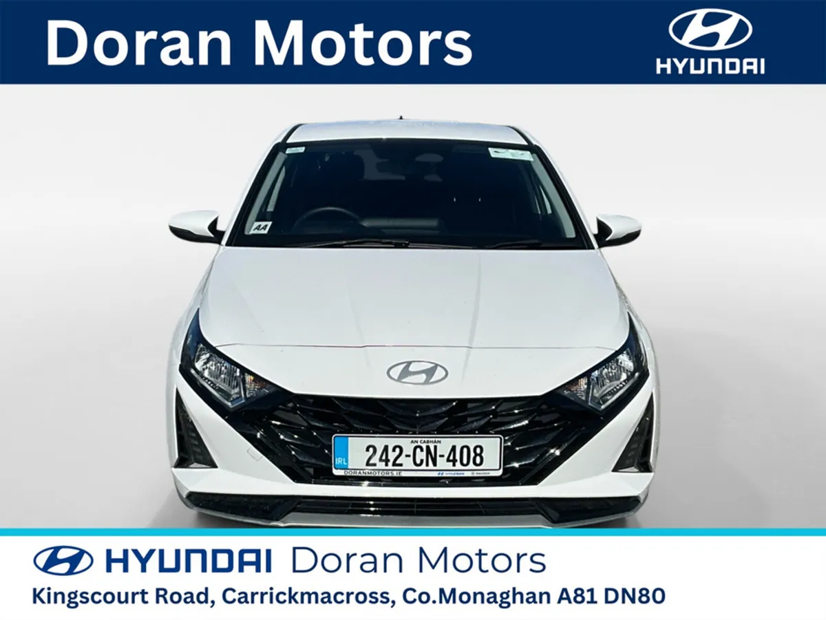 Hyundai i20 Hatchback, Petrol, 2024, White