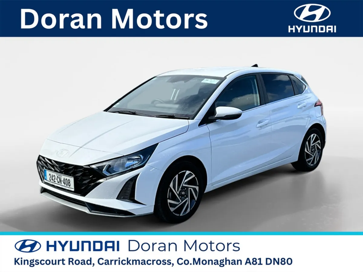Hyundai i20 Hatchback, Petrol, 2024, White