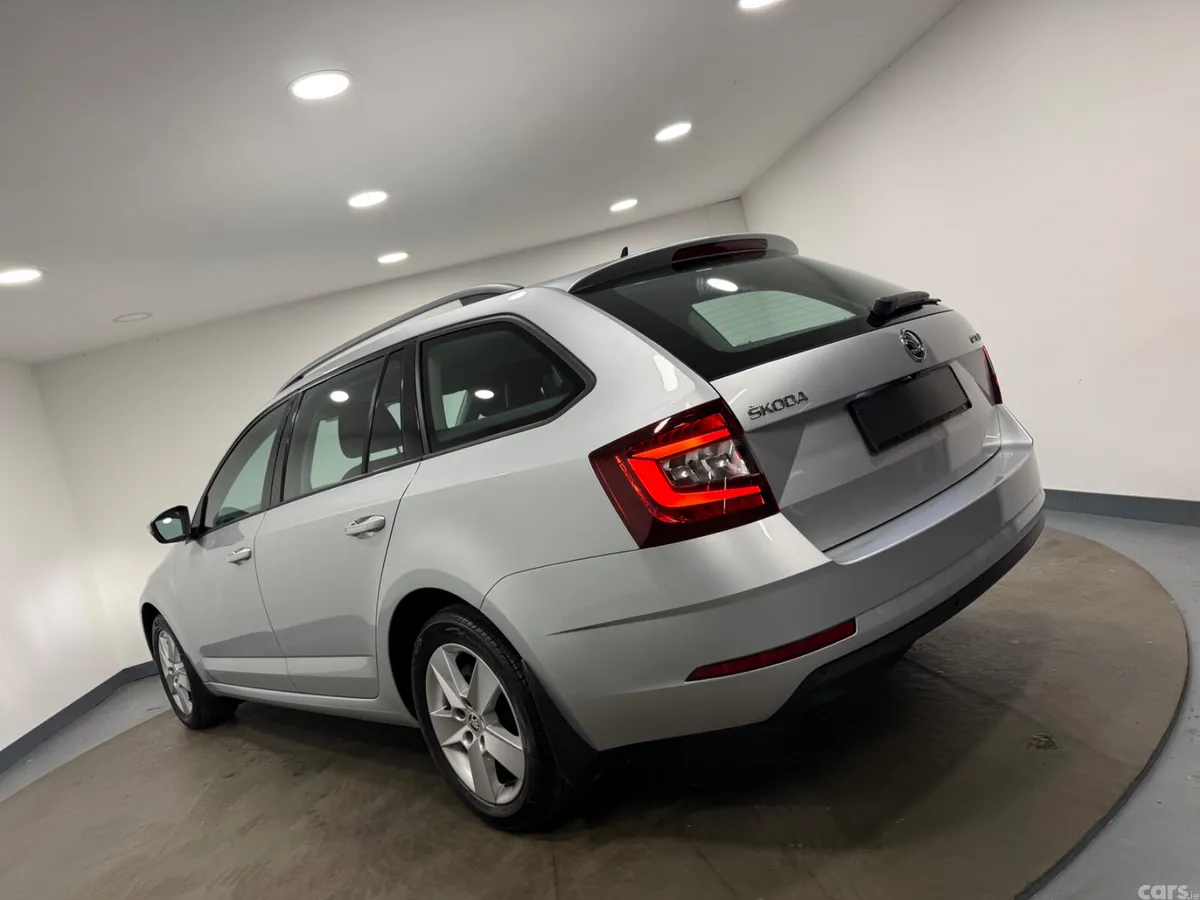 Skoda Octavia Estate, Diesel, 2018, Silver