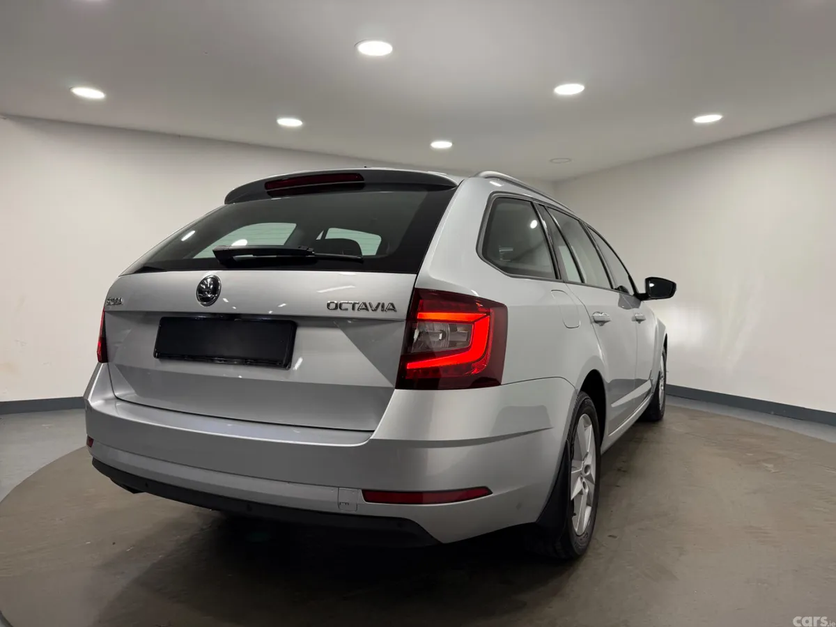 Skoda Octavia Estate, Diesel, 2018, Silver