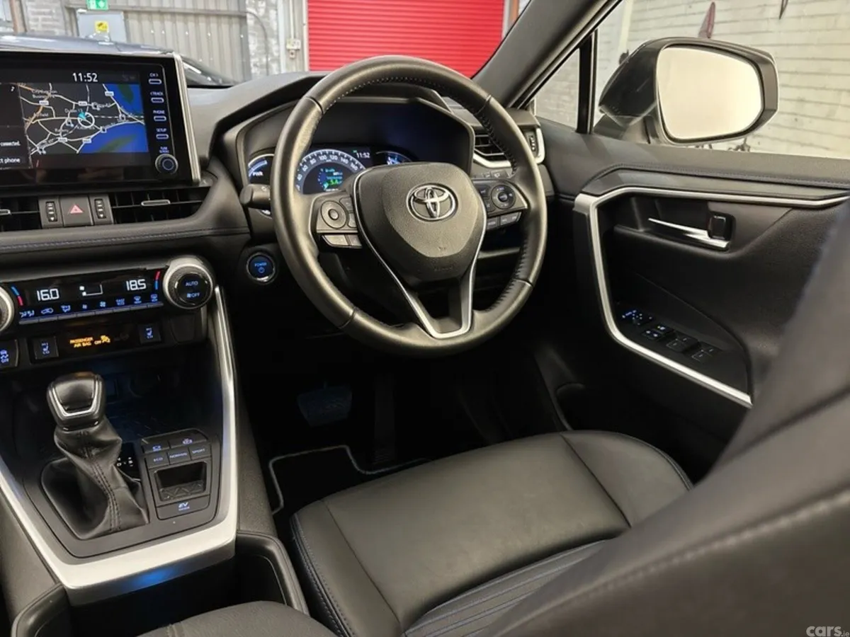 Toyota RAV4 SUV, Petrol Hybrid, 2022, White
