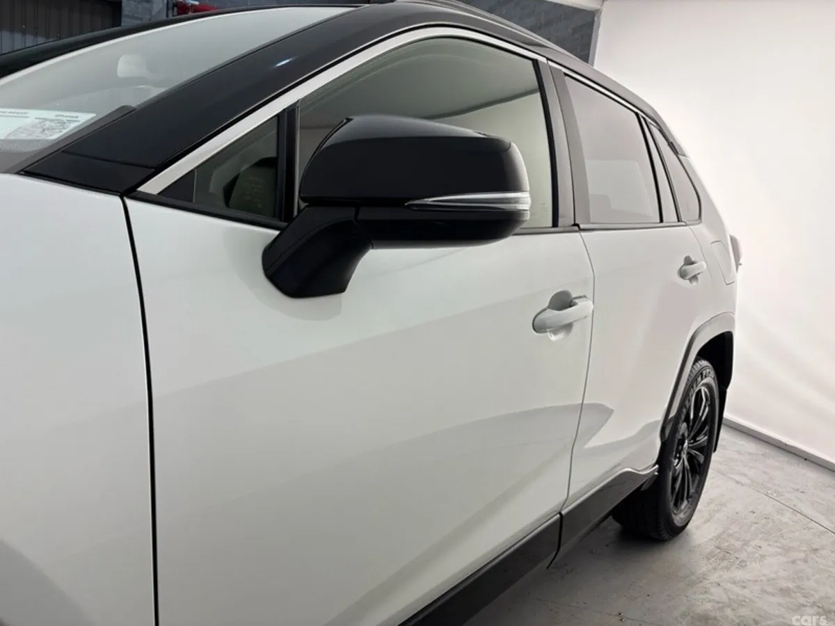 Toyota RAV4 SUV, Petrol Hybrid, 2022, White