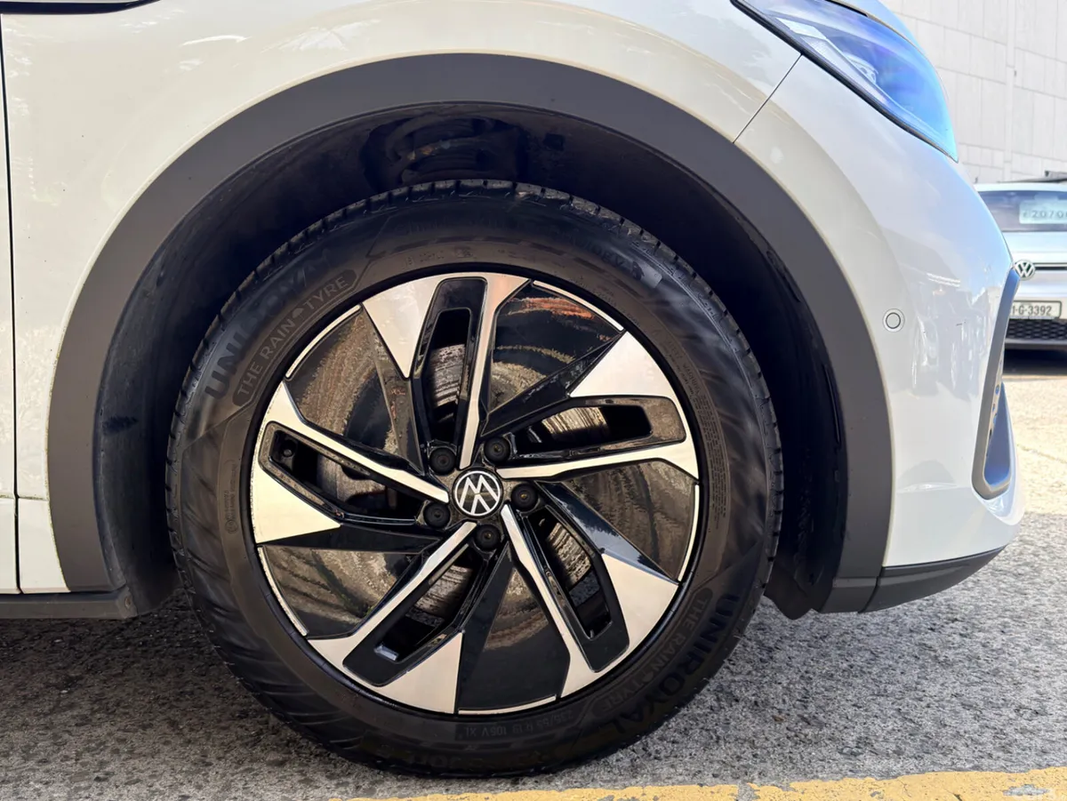 Volkswagen ID.5 Estate, Electric, 2023, White