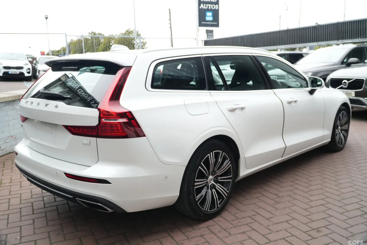 Volvo V60 Estate, Petrol Plug-in Hybrid, 2021, White