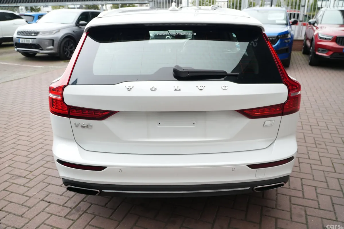 Volvo V60 Estate, Petrol Plug-in Hybrid, 2021, White