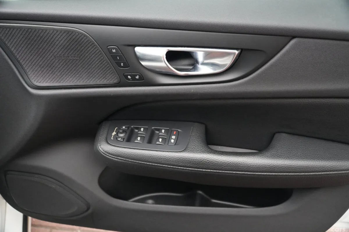 Volvo V60 Estate, Petrol Plug-in Hybrid, 2021, White