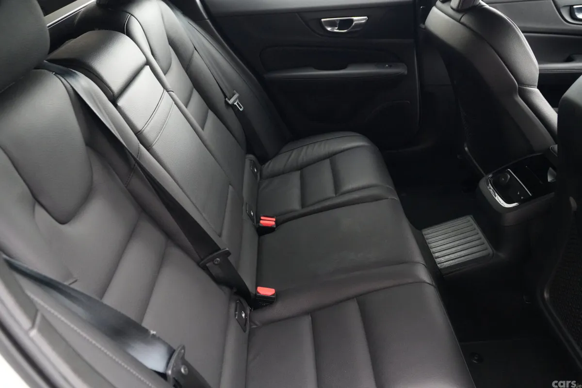Volvo V60 Estate, Petrol Plug-in Hybrid, 2021, White