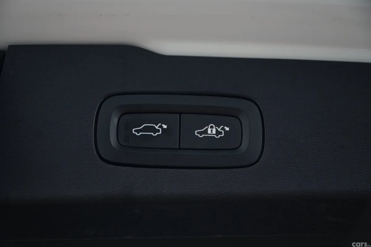 Volvo V60 Estate, Petrol Plug-in Hybrid, 2021, White