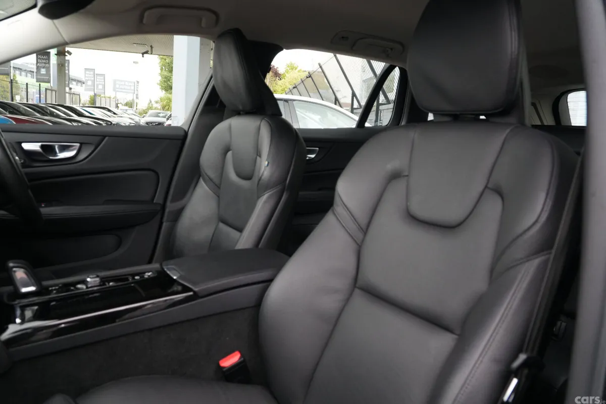 Volvo V60 Estate, Petrol Plug-in Hybrid, 2021, White