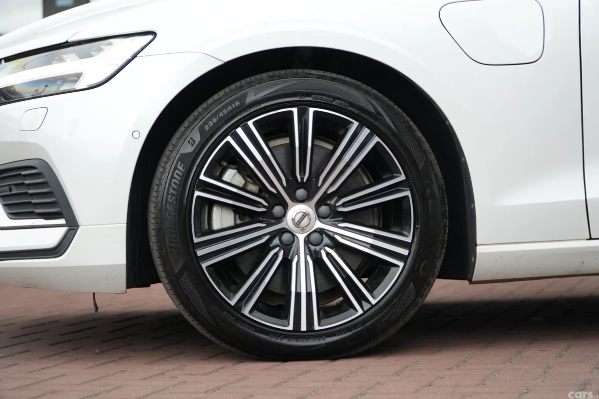 Volvo V60 Estate, Petrol Plug-in Hybrid, 2021, White