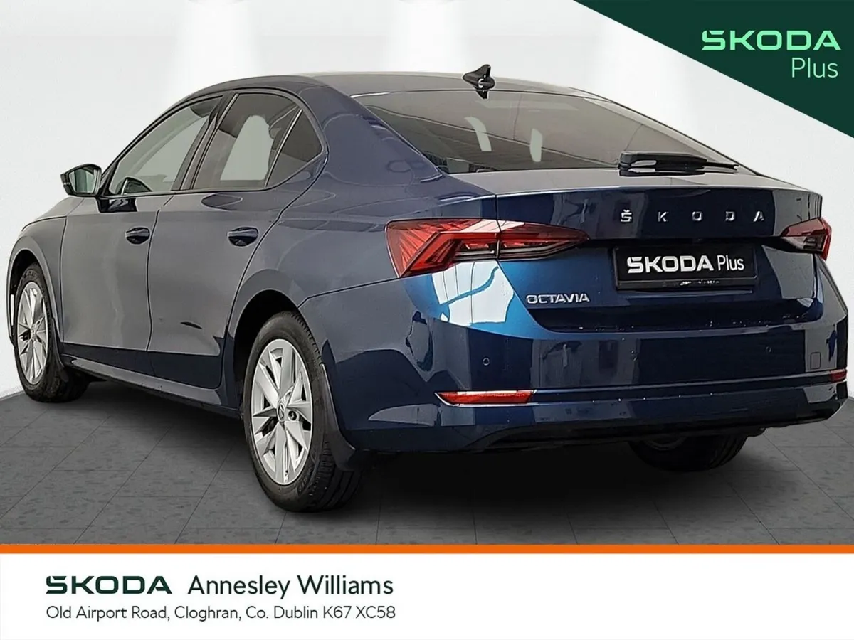Skoda Octavia Saloon, Petrol, 2023, Blue
