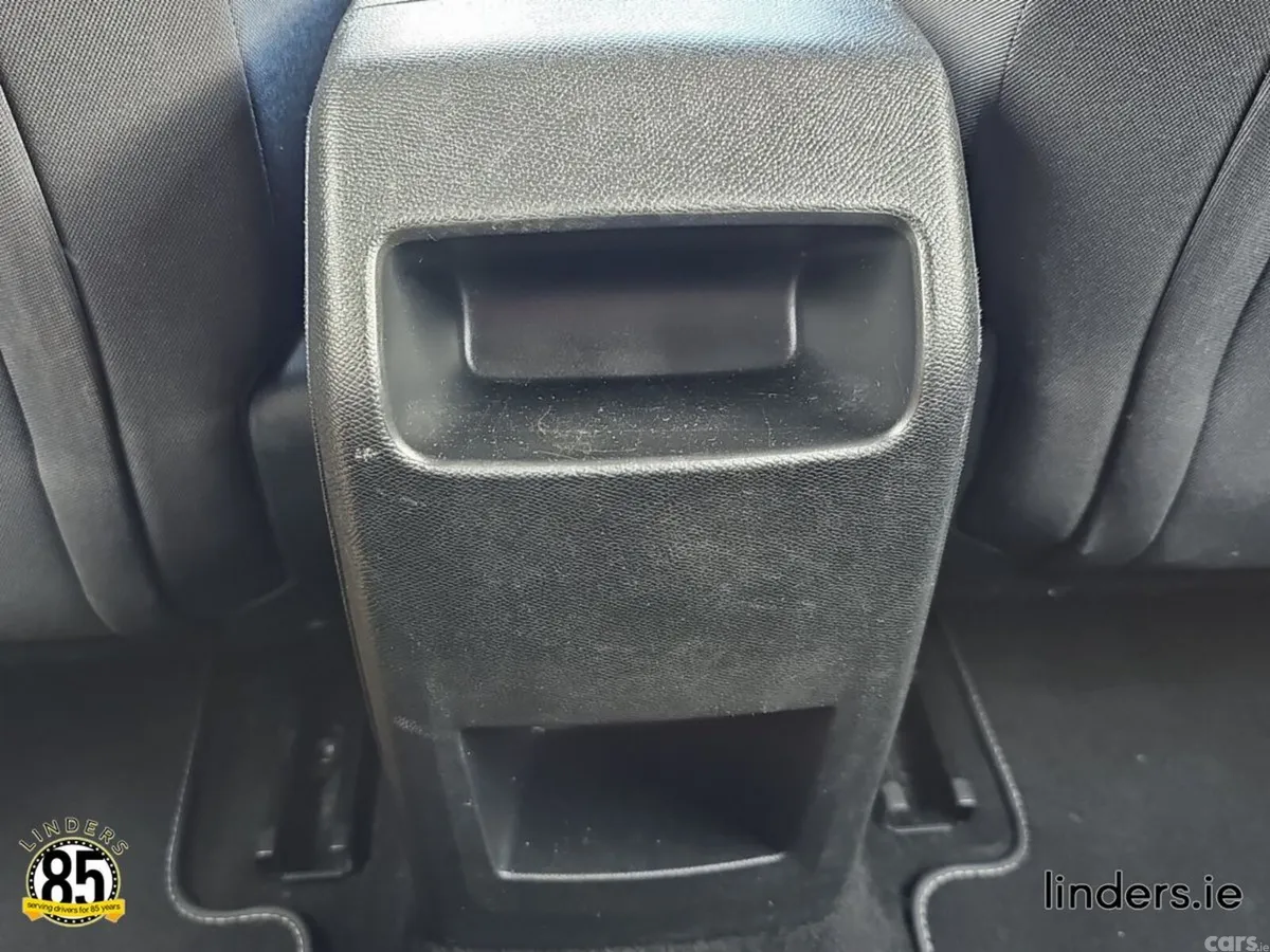 Opel Astra Hatchback, Petrol, 2023, Black