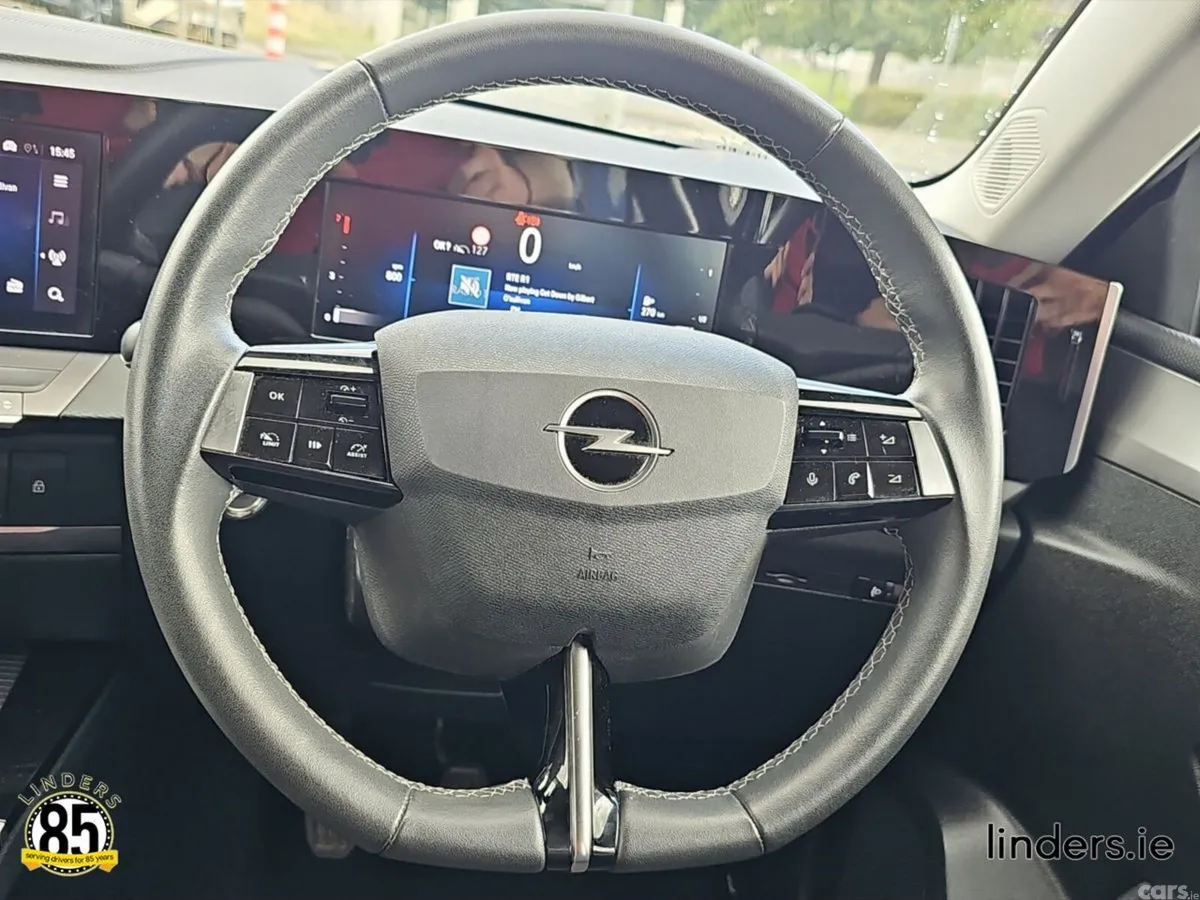 Opel Astra Hatchback, Petrol, 2023, Black