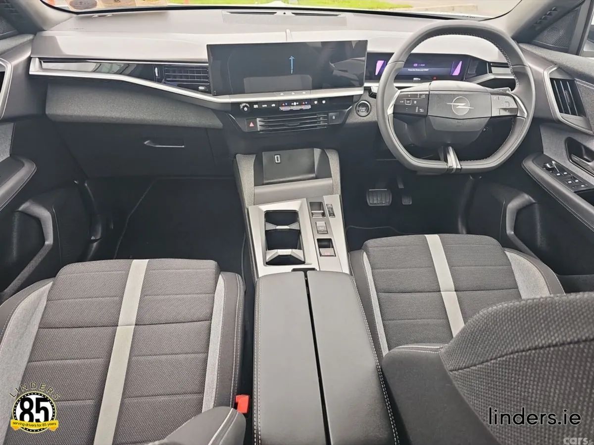 Opel Grandland SUV, Petrol Hybrid, 2026, White