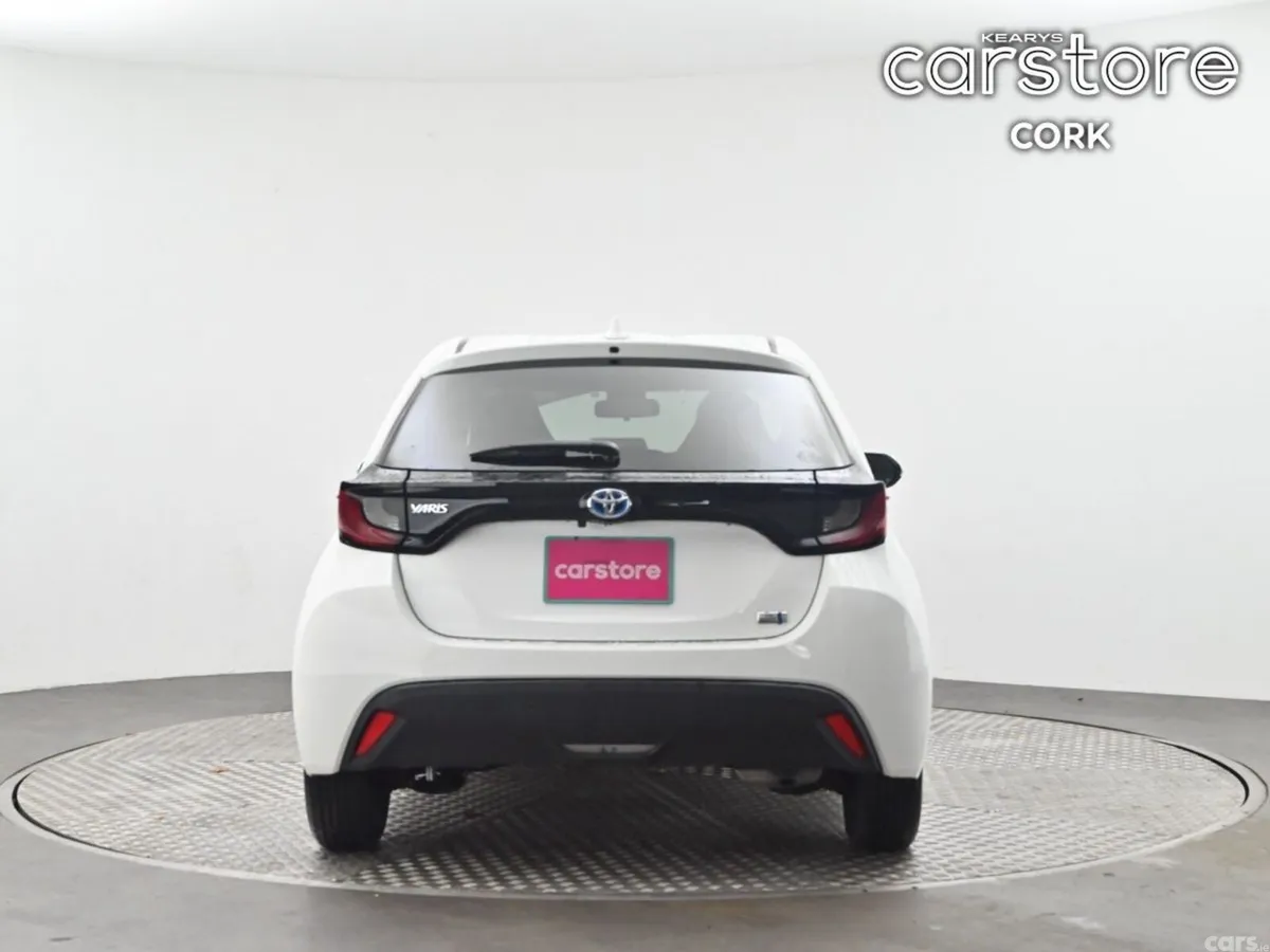 Toyota Yaris Hatchback, Petrol Hybrid, 2021, White