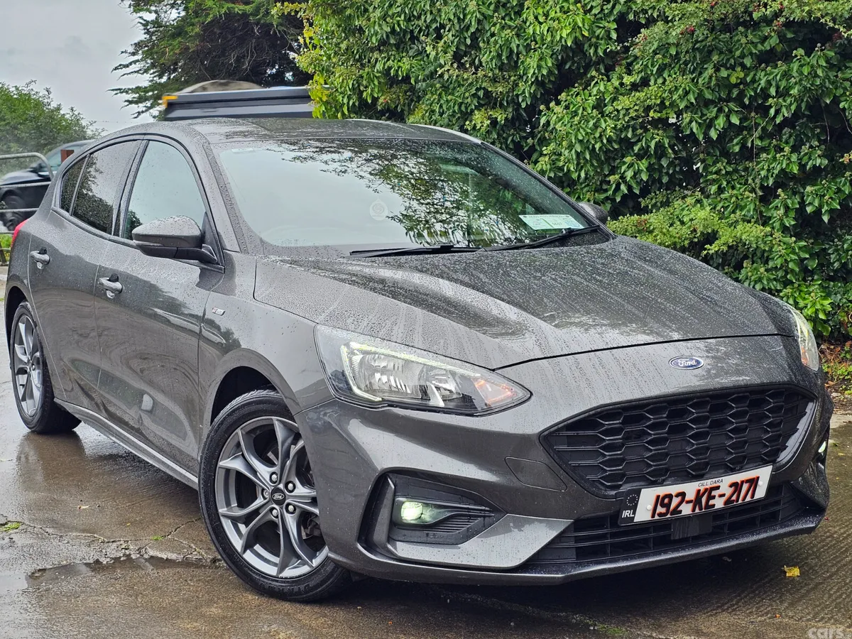 Ford Focus Hatchback, Petrol, 2019, Grey