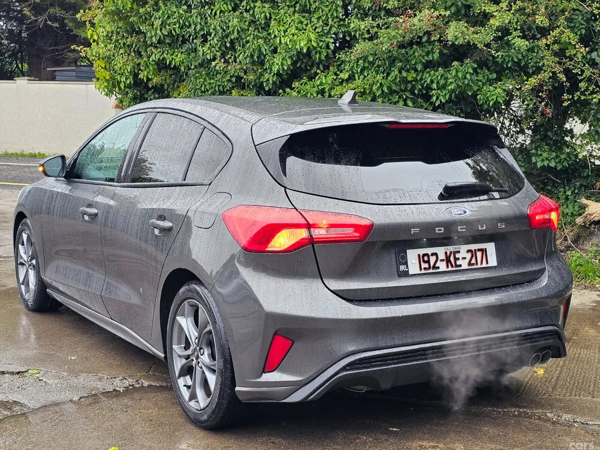 Ford Focus Hatchback, Petrol, 2019, Grey