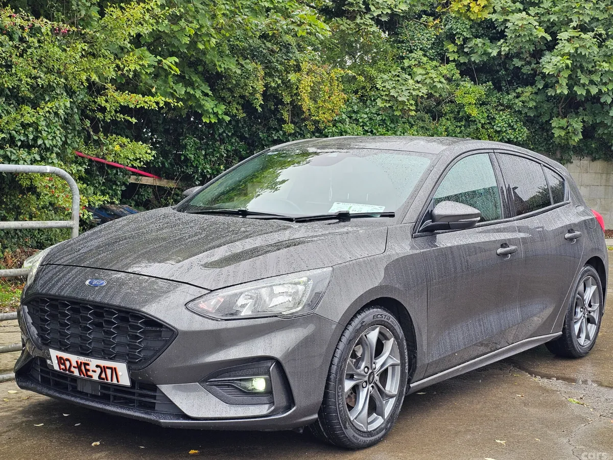 Ford Focus Hatchback, Petrol, 2019, Grey