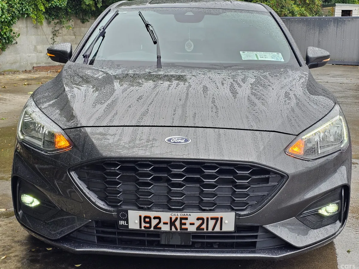 Ford Focus Hatchback, Petrol, 2019, Grey