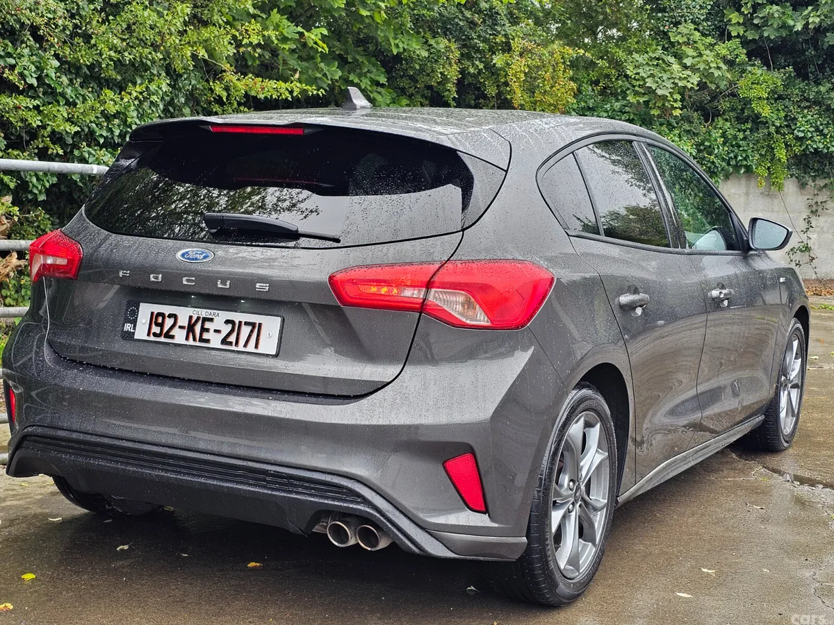 Ford Focus Hatchback, Petrol, 2019, Grey
