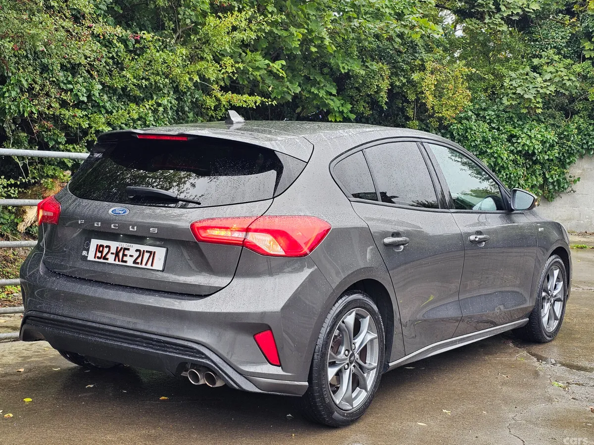 Ford Focus Hatchback, Petrol, 2019, Grey