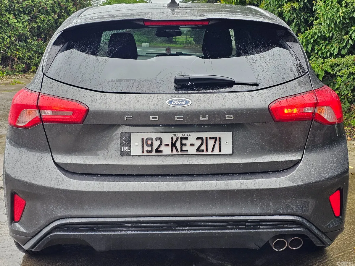 Ford Focus Hatchback, Petrol, 2019, Grey