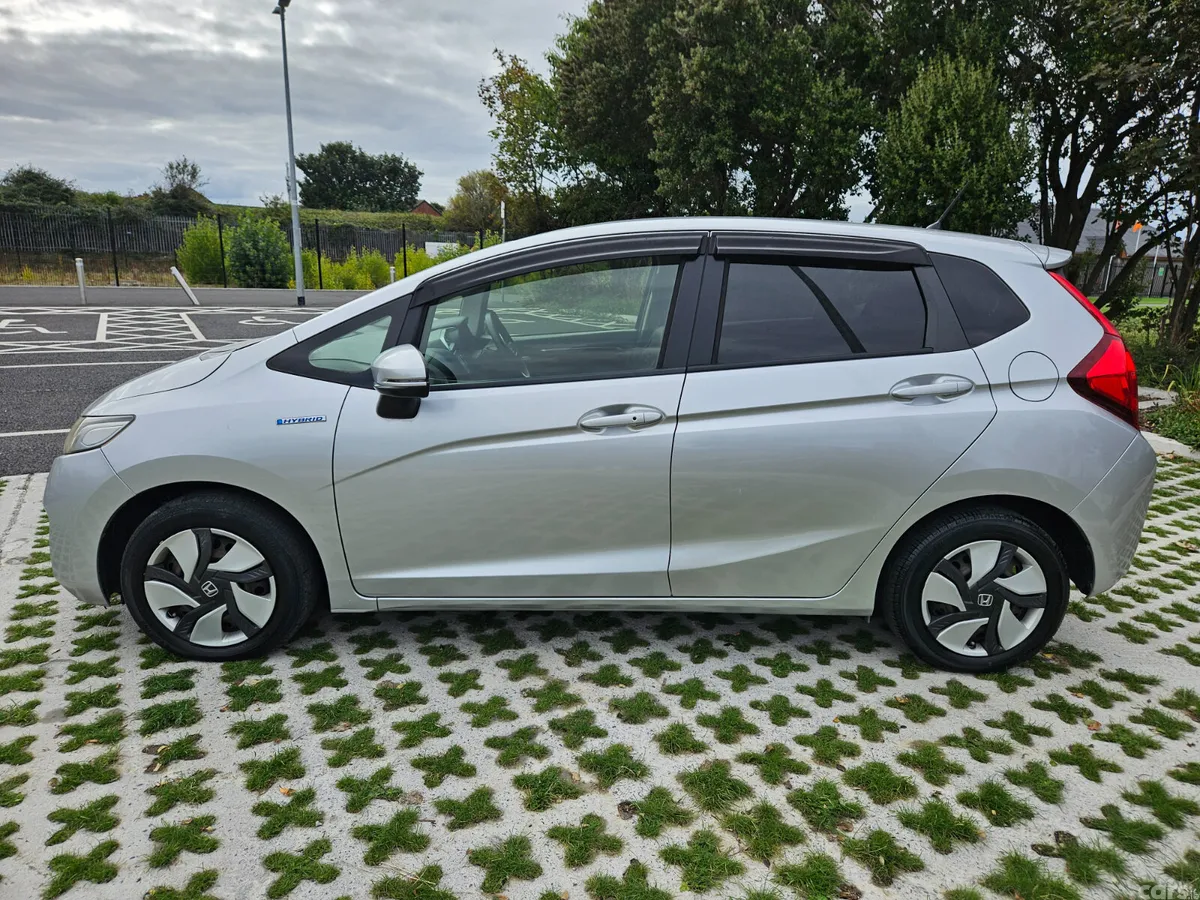 Honda Fit Hatchback, Petrol Hybrid, 2014, Silver