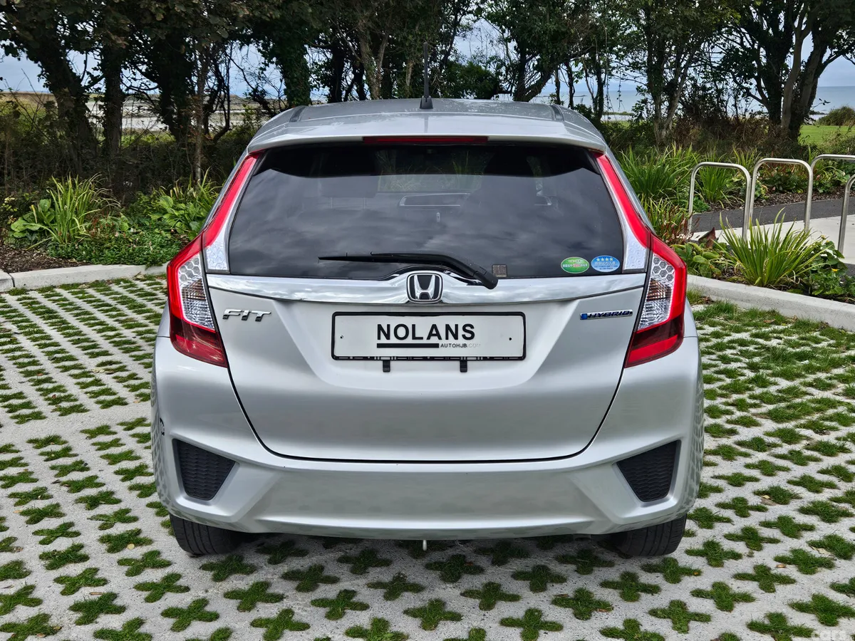 Honda Fit Hatchback, Petrol Hybrid, 2014, Silver