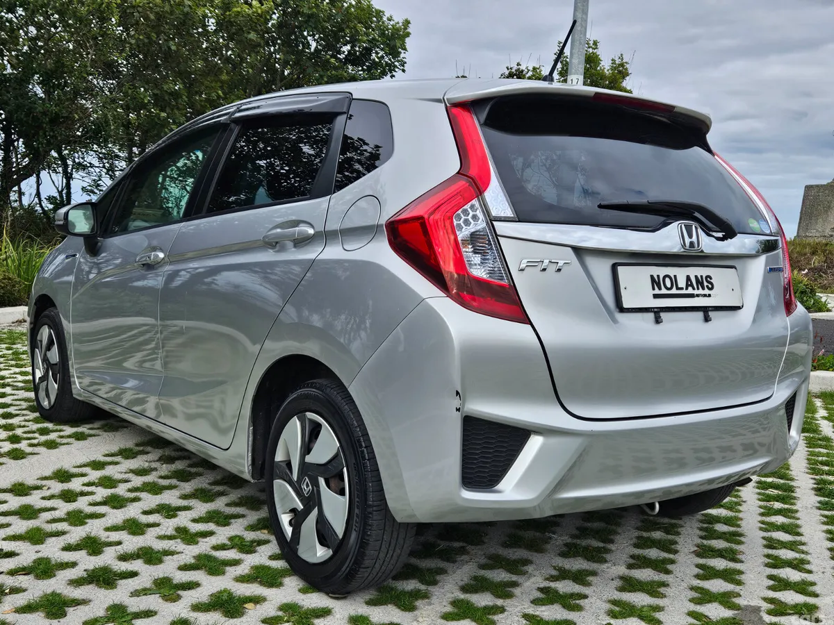 Honda Fit Hatchback, Petrol Hybrid, 2014, Silver