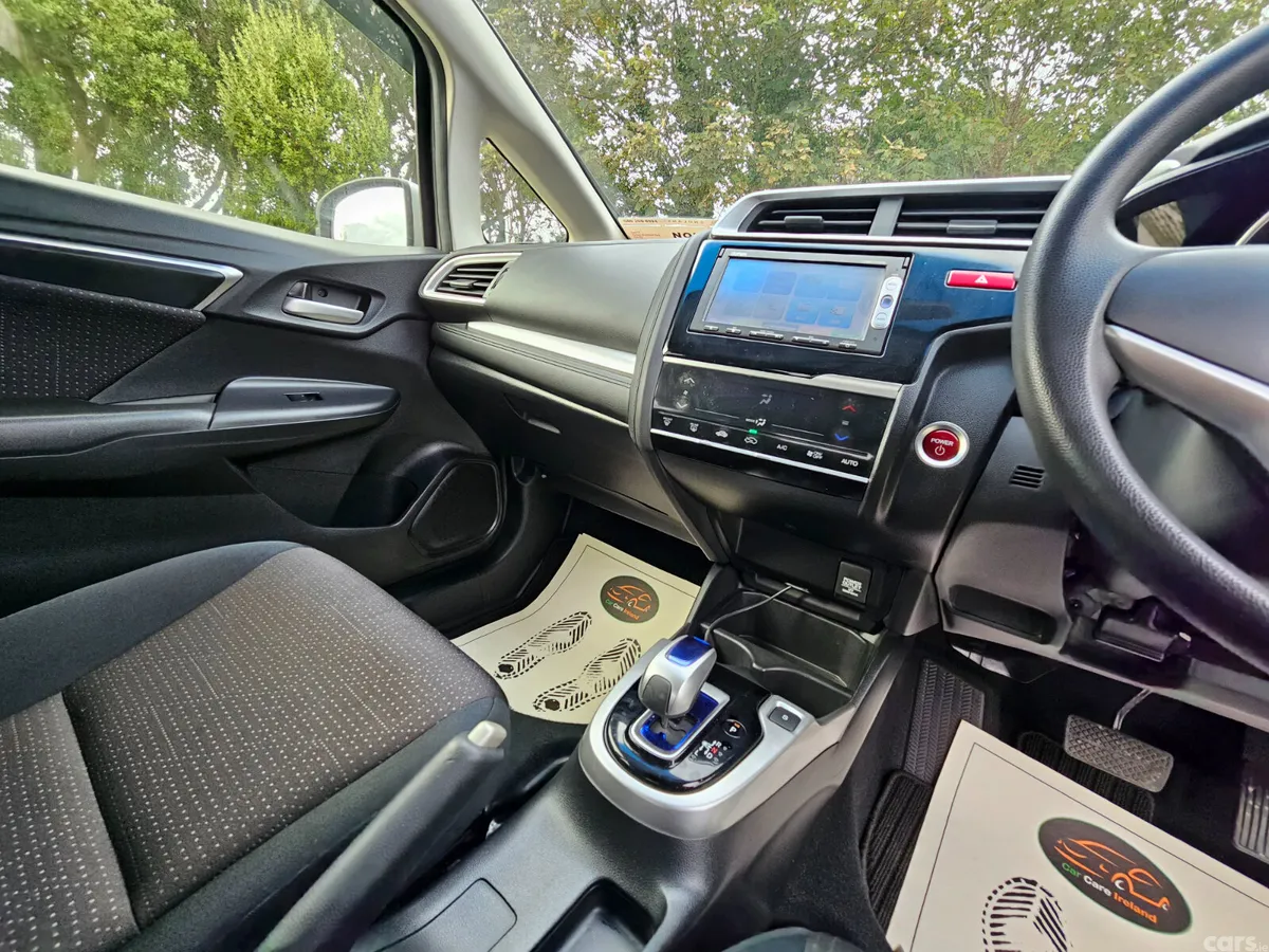 Honda Fit Hatchback, Petrol Hybrid, 2014, Silver