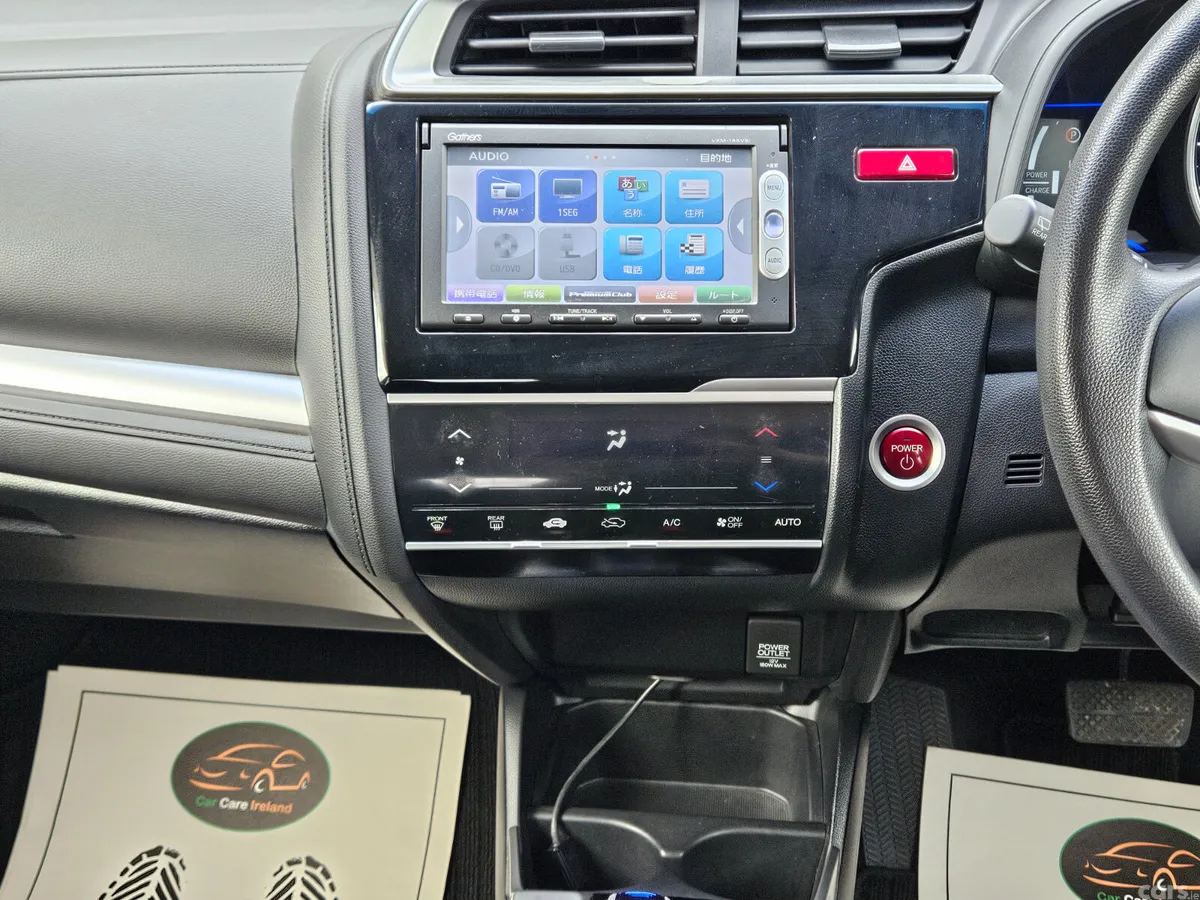 Honda Fit Hatchback, Petrol Hybrid, 2014, Silver
