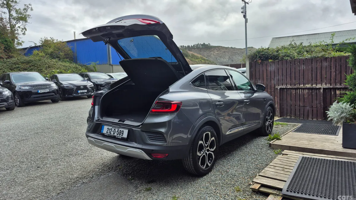 Renault Arkana Saloon, Diesel, 2021, Red