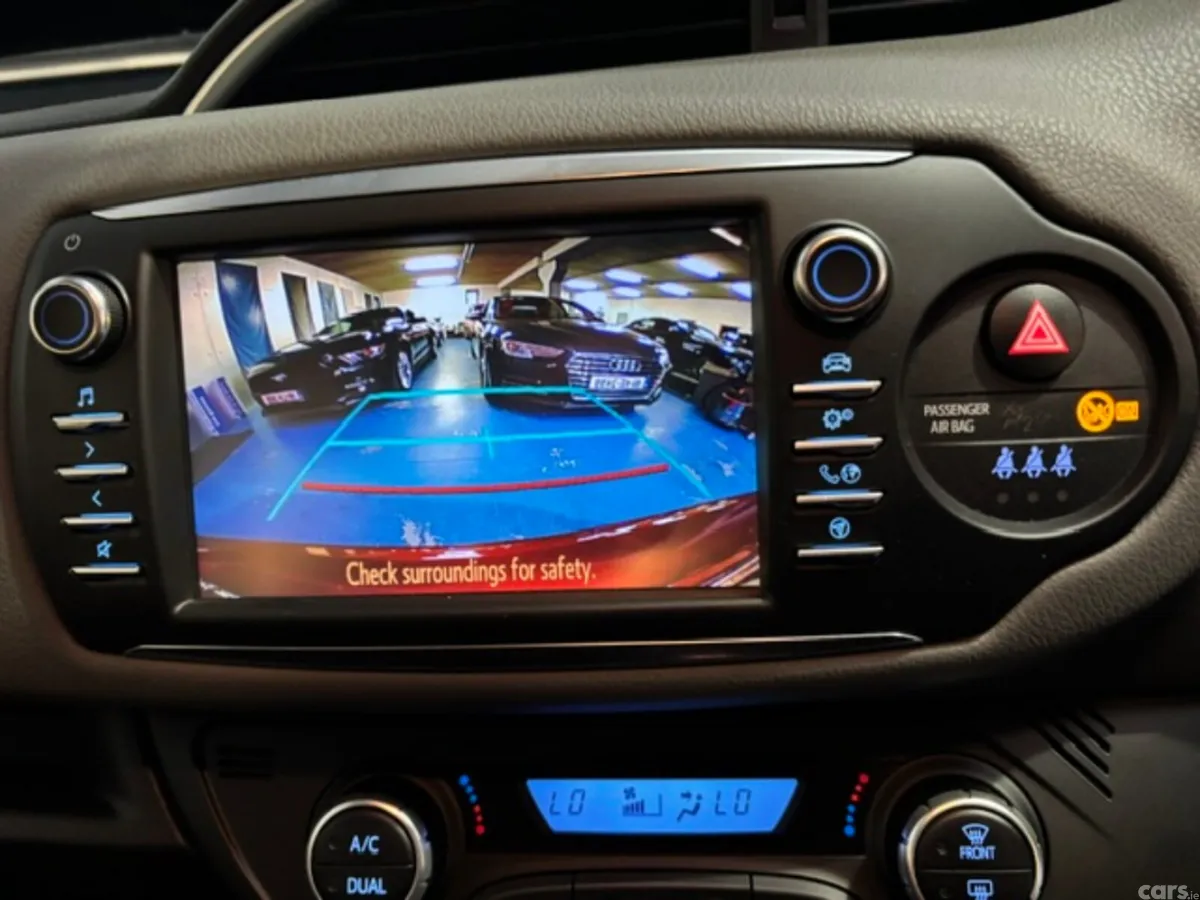 Toyota Yaris MPV, Petrol Hybrid, 2019, Red