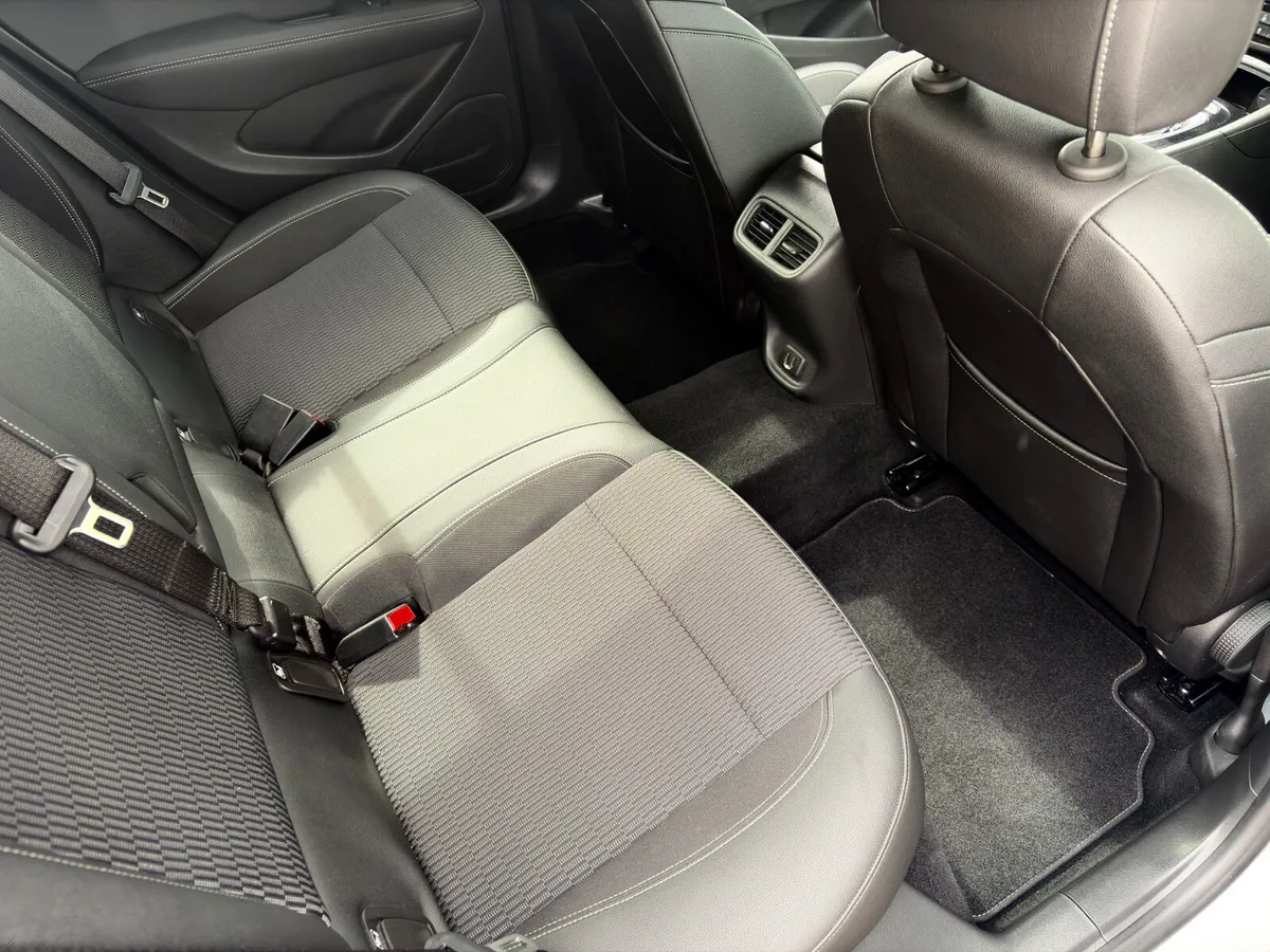 Opel Insignia Hatchback, Diesel, 2019, Grey