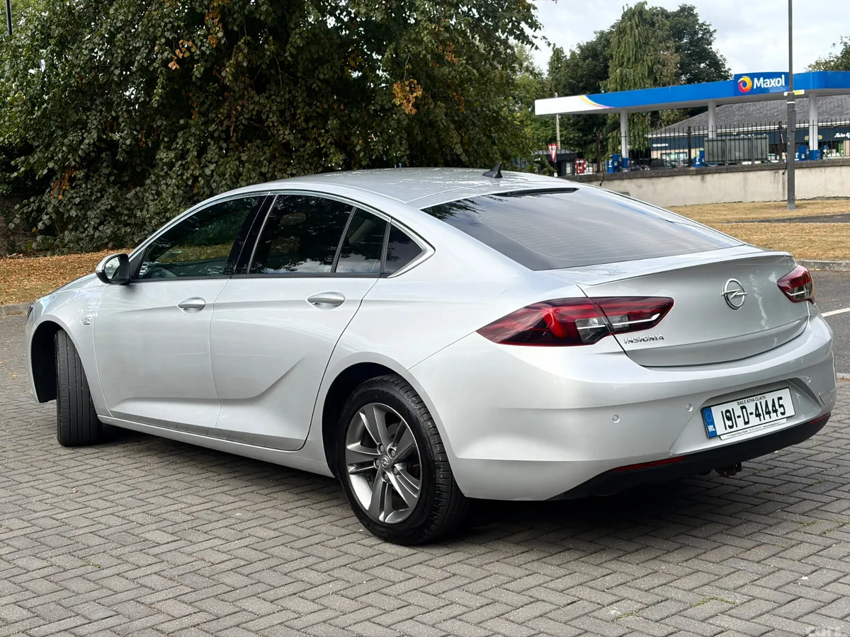 Opel Insignia Hatchback, Diesel, 2019, Grey