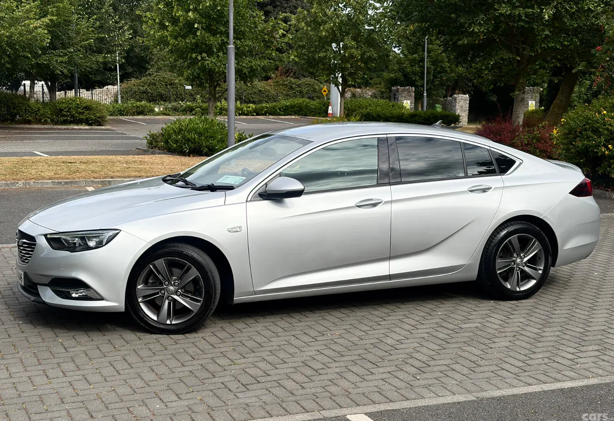 Opel Insignia Hatchback, Diesel, 2019, Grey