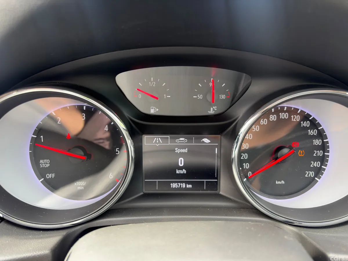 Opel Insignia Hatchback, Diesel, 2019, Grey