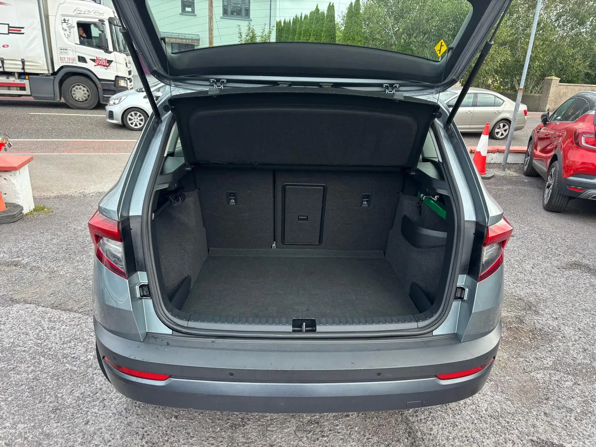 Skoda Karoq SUV, Diesel, 2019, Grey
