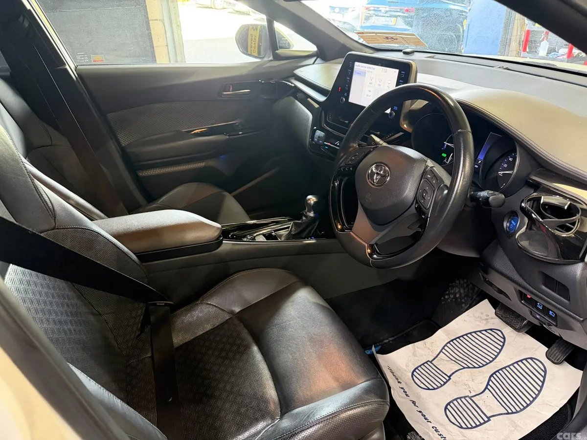 Toyota C-HR Hatchback, Petrol Hybrid, 2019, White