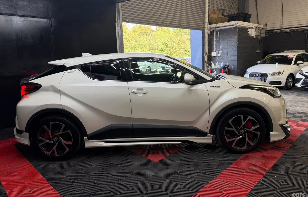 Toyota C-HR Hatchback, Petrol Hybrid, 2019, White