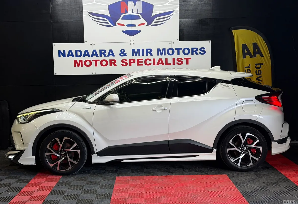 Toyota C-HR Hatchback, Petrol Hybrid, 2019, White