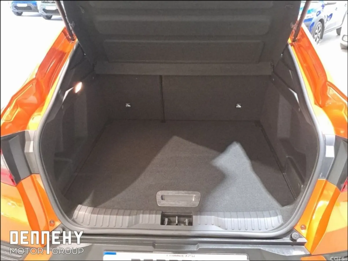 Renault Arkana Hatchback, Petrol, 2023, Orange